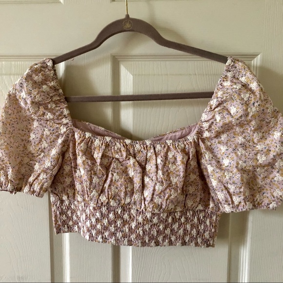 NWOT large embroidered floral crop top - Picture 5 of 6